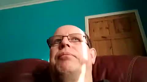 Snapshot of leatherpants68 chatting on December 3, 12:47 pm leatherpants68 online show from December 3, 12:47 pm