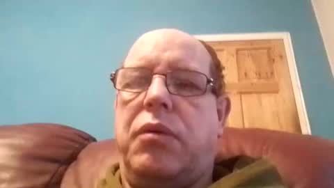 Snapshot of leatherpants68 chatting on December 23, 9:07 am leatherpants68 online show from December 23, 9:07 am