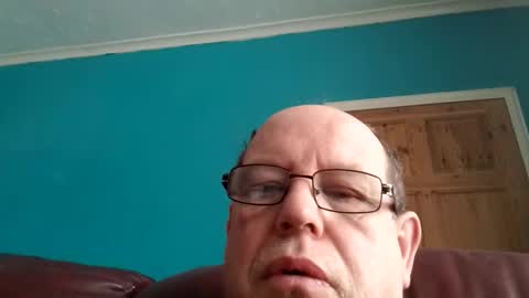 Snapshot of leatherpants68 chatting on March 25, 8:31 am leatherpants68 online show from March 25, 8:31 am