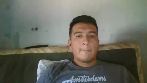 Snapshot of leche_dura122 chatting on January 19, 7:04 pm leche_dura122 online show from January 19, 7:04 pm