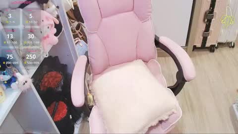 Lee online show from April 22, 2:58 am