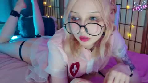 Lee ex online show from September 24, 7:44 am