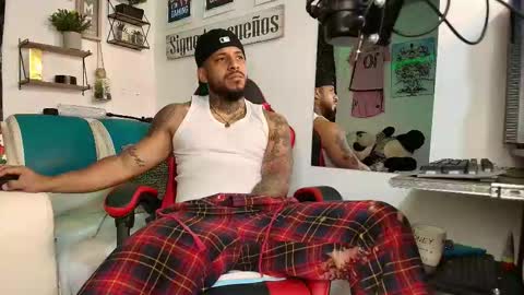 Snapshot of leenar_key chatting on November 13, 12:37 pm leenar_key online show from November 13, 12:37 pm