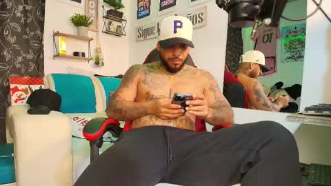 Snapshot of leenar_key chatting on November 14, 12:42 am leenar_key online show from November 14, 12:42 am