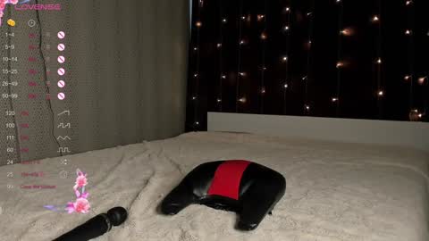 Snapshot of leenylipss chatting on January 17, 6:57 am Emily pvt open ONLY WITH EXTRA TIPS online show from January 17, 6:57 am