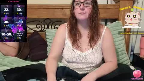 Snapshot of leesa__ chatting on December 17, 3:01 am Leesa online show from December 17, 3:01 am