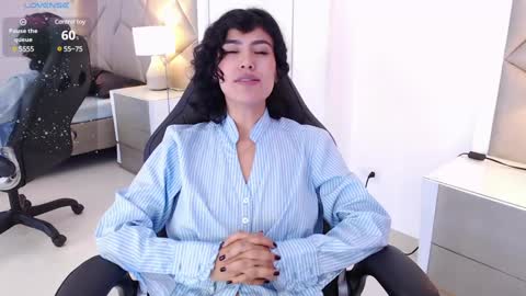 Leet  online show from February 4, 3:04 pm