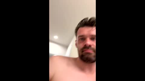 Snapshot of leexxx_69 chatting on October 26, 1:33 am leexxx_69 online show from October 26, 1:33 am