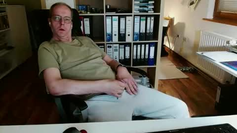 Dave online show from April 26, 8:39 pm