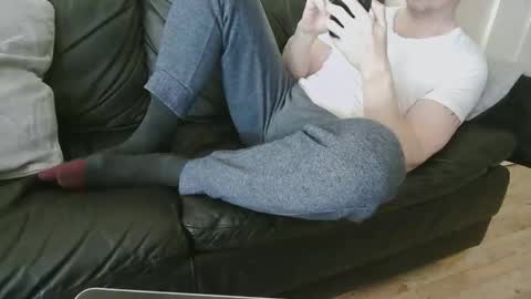 UK lover online show from April 4, 10:24 am