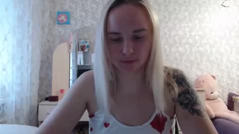 Snapshot of leggywily25 chatting on October 23, 10:14 am leggywily25 online show from October 23, 10:14 am