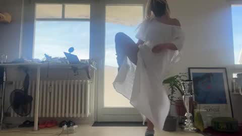 legsylegsinton online show from November 5, 11:10 am