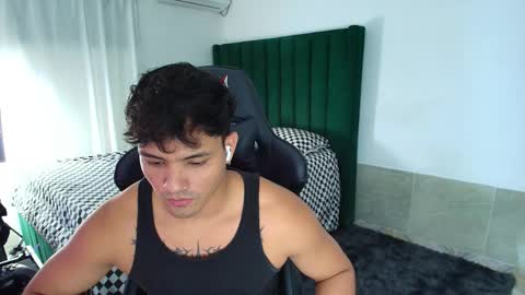  Lei  online show from February 12, 6:08 am