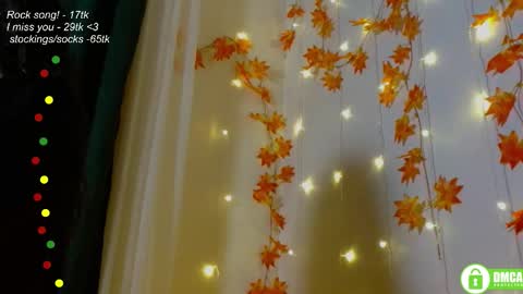 hey Im Leia and I love rock  online show from October 11, 7:12 pm