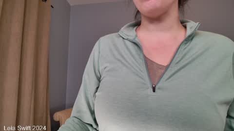 Leia Swift online show from December 2, 10:50 am