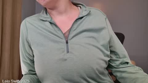 Leia Swift online show from February 14, 2:02 pm