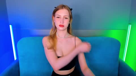 Snapshot of leiawow chatting on March 4, 8:57 am leiawow online show from March 4, 8:57 am