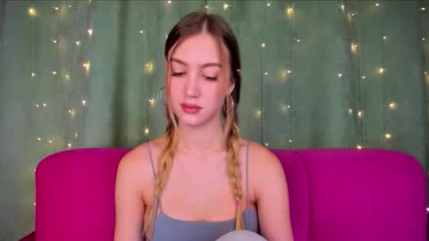 Snapshot of leiawow chatting on October 30, 8:49 am leiawow online show from October 30, 8:49 am