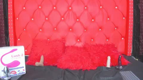 Snapshot of leigh_angels chatting on February 3, 1:19 am LEIGH ANGELS online show from February 3, 1:19 am