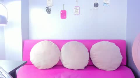 Snapshot of leigh_angels chatting on February 12, 8:07 pm LEIGH ANGELS online show from February 12, 8:07 pm