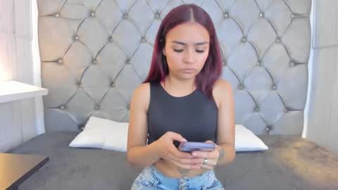 Snapshot of leigh_angels chatting on February 13, 8:13 pm LEIGH ANGELS online show from February 13, 8:13 pm