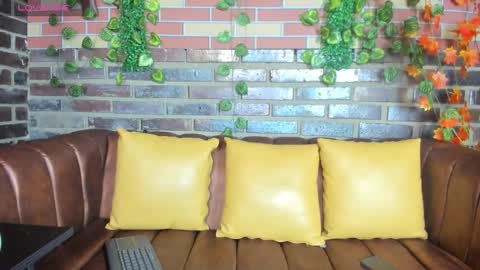 Snapshot of leigh_angels chatting on February 15, 4:56 pm LEIGH ANGELS online show from February 15, 4:56 pm