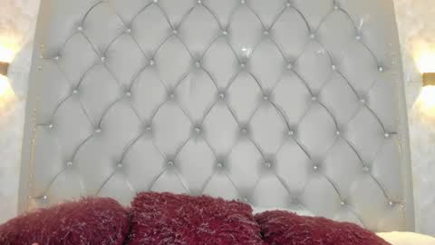 Snapshot of leigh_angels chatting on March 2, 11:53 pm LEIGH ANGELS online show from March 2, 11:53 pm