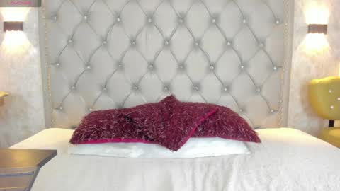 Snapshot of leigh_angels chatting on March 5, 9:59 pm LEIGH ANGELS online show from March 5, 9:59 pm