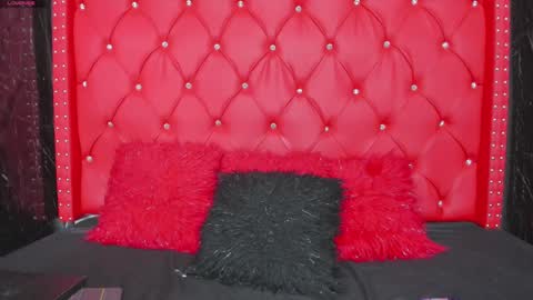 Snapshot of leigh_angels chatting on March 6, 10:36 pm LEIGH ANGELS online show from March 6, 10:36 pm