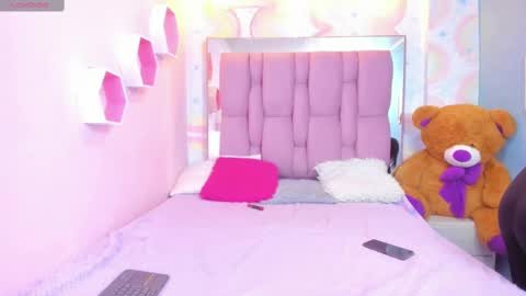 Snapshot of leigh_angels chatting on March 12, 2:30 am LEIGH ANGELS online show from March 12, 2:30 am