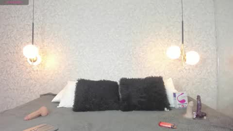 Snapshot of leigh_angels chatting on September 23, 10:13 pm LEIGH ANGELS online show from September 23, 10:13 pm