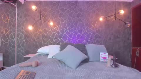 Snapshot of leigh_angels chatting on September 25, 10:13 pm LEIGH ANGELS online show from September 25, 10:13 pm