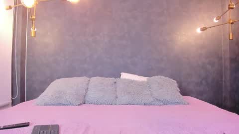 Snapshot of leigh_angels chatting on November 14, 10:18 pm LEIGH ANGELS online show from November 14, 10:18 pm