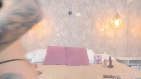 Snapshot of leigh_angels chatting on December 4, 12:53 am LEIGH ANGELS online show from December 4, 12:53 am