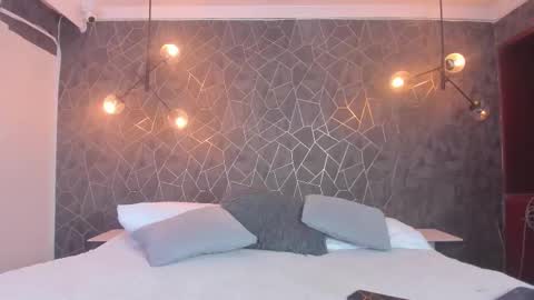 Snapshot of leigh_angels chatting on December 13, 10:48 pm LEIGH ANGELS online show from December 13, 10:48 pm