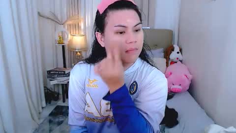 Snapshot of leighcortesi chatting on November 23, 11:26 pm Cailey online show from November 23, 11:26 pm