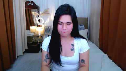 Snapshot of leighcortesi chatting on April 23, 4:42 pm Cailey online show from April 23, 4:42 pm