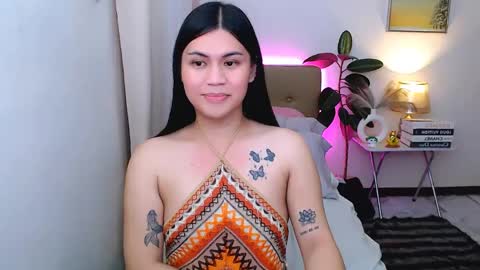 Snapshot of leighcortesi chatting on June 3, 4:34 pm Cailey online show from June 3, 4:34 pm