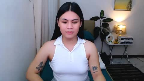 Snapshot of leighcortesi chatting on June 4, 12:11 pm Cailey online show from June 4, 12:11 pm