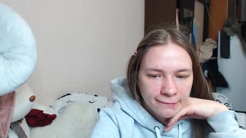 Snapshot of leila_bambi_ chatting on December 24, 12:11 am leila_bambi_ online show from December 24, 12:11 am