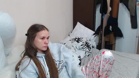 Snapshot of leila_bambi_ chatting on December 26, 3:16 am leila_bambi_ online show from December 26, 3:16 am