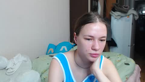 Snapshot of leila_bambi_ chatting on January 15, 1:20 pm leila_bambi_ online show from January 15, 1:20 pm