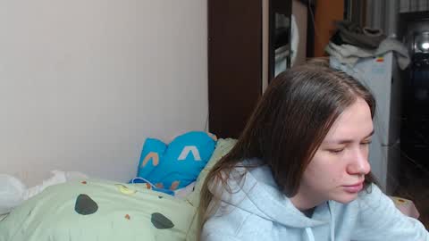 Snapshot of leila_bambi_ chatting on January 15, 4:21 pm leila_bambi_ online show from January 15, 4:21 pm