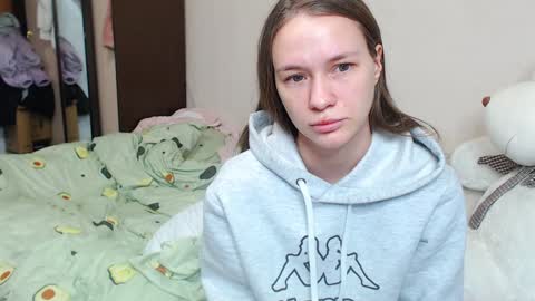 Snapshot of leila_bambi_ chatting on January 21, 3:37 am leila_bambi_ online show from January 21, 3:37 am