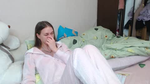 Snapshot of leila_bambi_ chatting on January 22, 10:37 pm leila_bambi_ online show from January 22, 10:37 pm