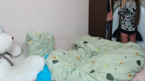 Snapshot of leila_bambi_ chatting on January 23, 11:05 pm leila_bambi_ online show from January 23, 11:05 pm