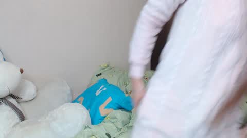 Snapshot of leila_bambi_ chatting on January 24, 7:18 pm leila_bambi_ online show from January 24, 7:18 pm