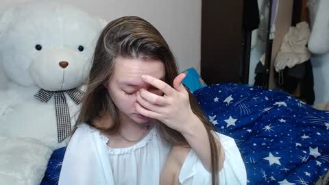 Snapshot of leila_bambi_ chatting on January 27, 9:11 pm leila_bambi_ online show from January 27, 9:11 pm