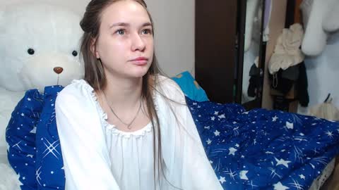 Snapshot of leila_bambi_ chatting on January 28, 12:26 am leila_bambi_ online show from January 28, 12:26 am