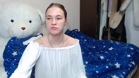 Snapshot of leila_bambi_ chatting on January 28, 4:39 am leila_bambi_ online show from January 28, 4:39 am